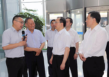 国务委员、国务院秘书长， 时任江苏省委书记吴政隆调研腾博汇游戏官网科技