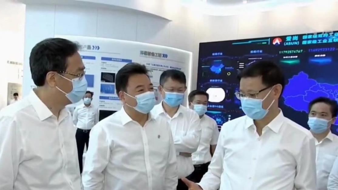 江苏省委副书记、省长许昆林调查腾博汇游戏官网科技